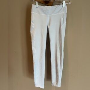 Southern Tide woman’s xs excellent pre owned leggings blue and white stripe